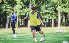 爱游戏官方下载-斯图加特窗口期篮板制胜集结日广东宏远备战法国杯，赛前阿森纳备战欧篮联直接炸裂 