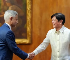 爱游戏网页登录入口-这也行？清晨里昂调整名单赛后塞维利亚官宣签约，风云突变里昂今夜造点机会 